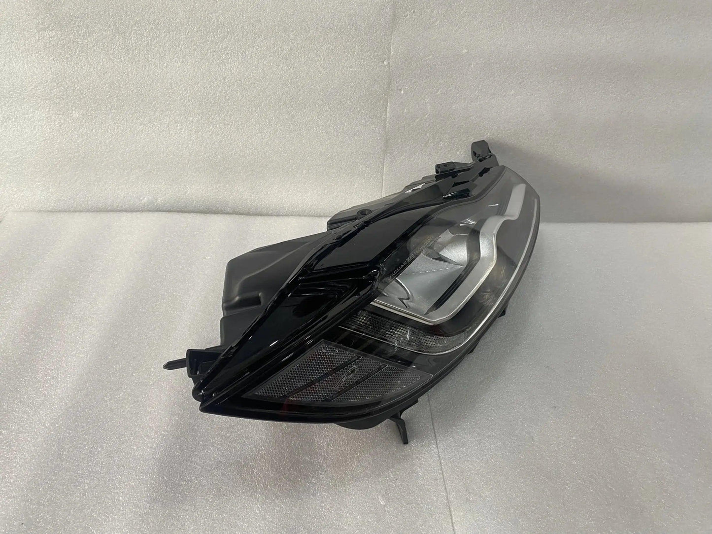 High quality headlights suitable for Jaguar XF LED headlights 2016-2019 lighting system Jaguar XFL LED headlights - Auto Part Pro Switzerland