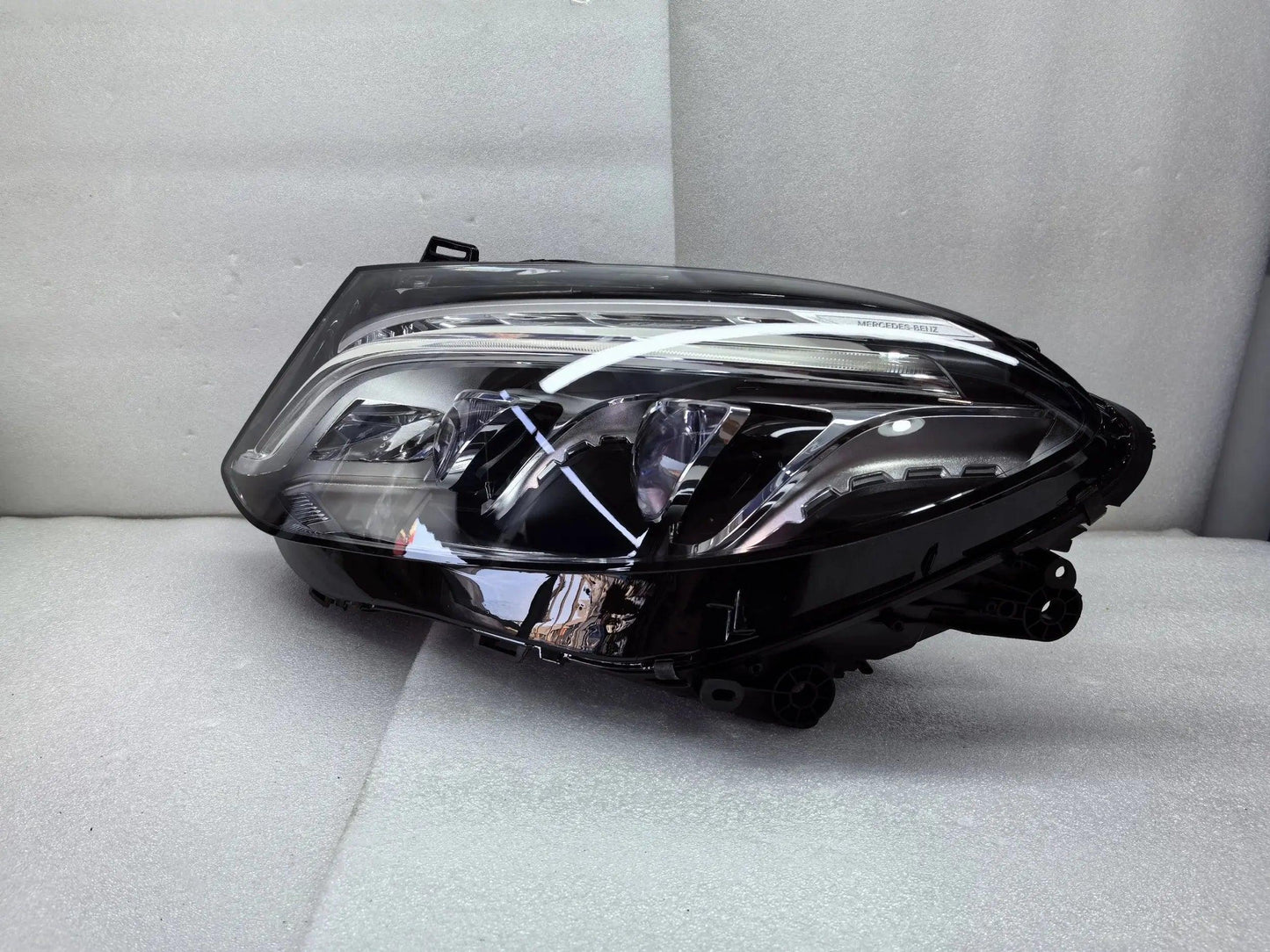 HighQuality headlights suitable for Mercedes Benz W166 GLE headlights W292 LED headlights OEM 1668200859 headlights - Auto Part Pro Switzerland