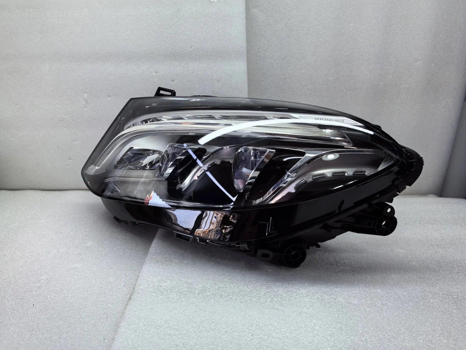 HighQuality headlights suitable for Mercedes Benz W166 GLE headlights W292 LED headlights OEM 1668200859 headlights - Auto Part Pro Switzerland